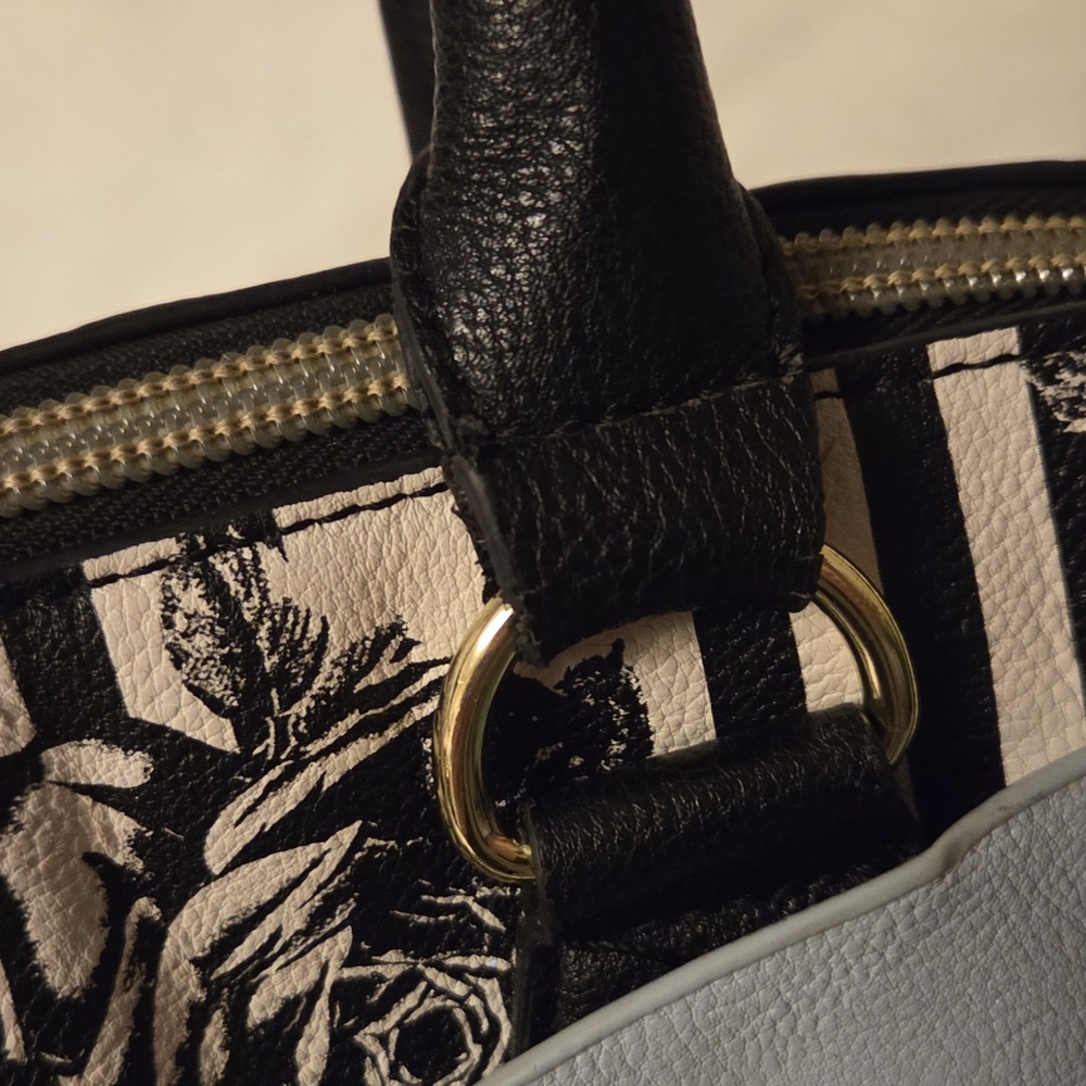 Betsey Johnson Striped Floral Satchel Crossbody with Blue Bow Preloved - Picture 15 of 16